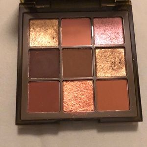 Huda Beauty Khaki Haze Palette